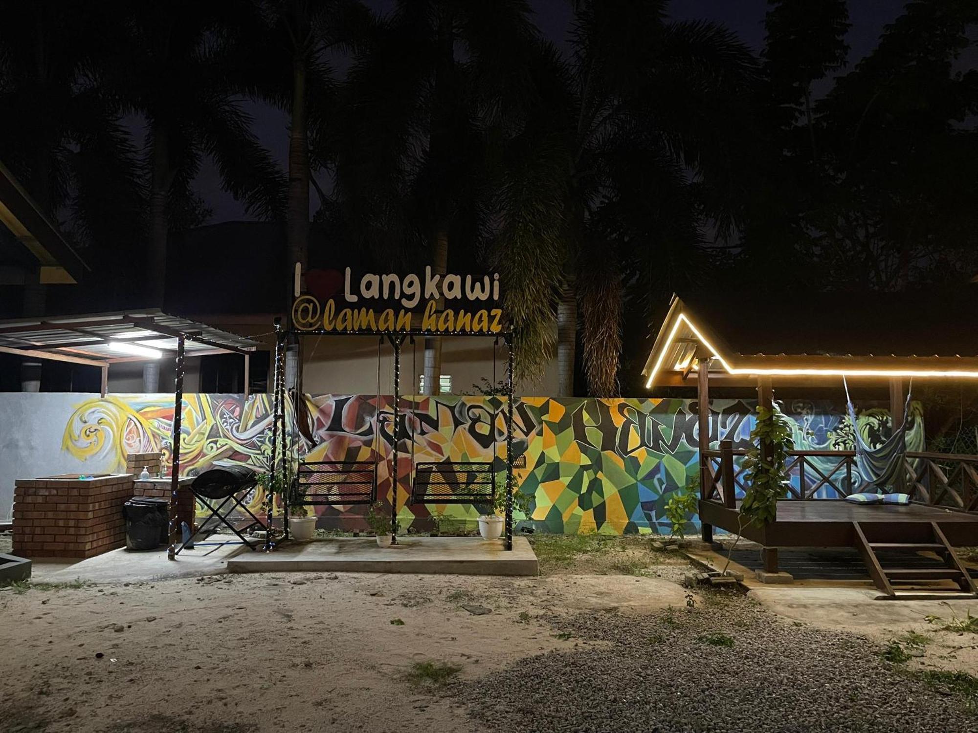Laman Hanaz Pantai Cenang  Luaran gambar